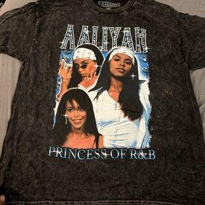 Black Graphic Tee - Short Sleeve